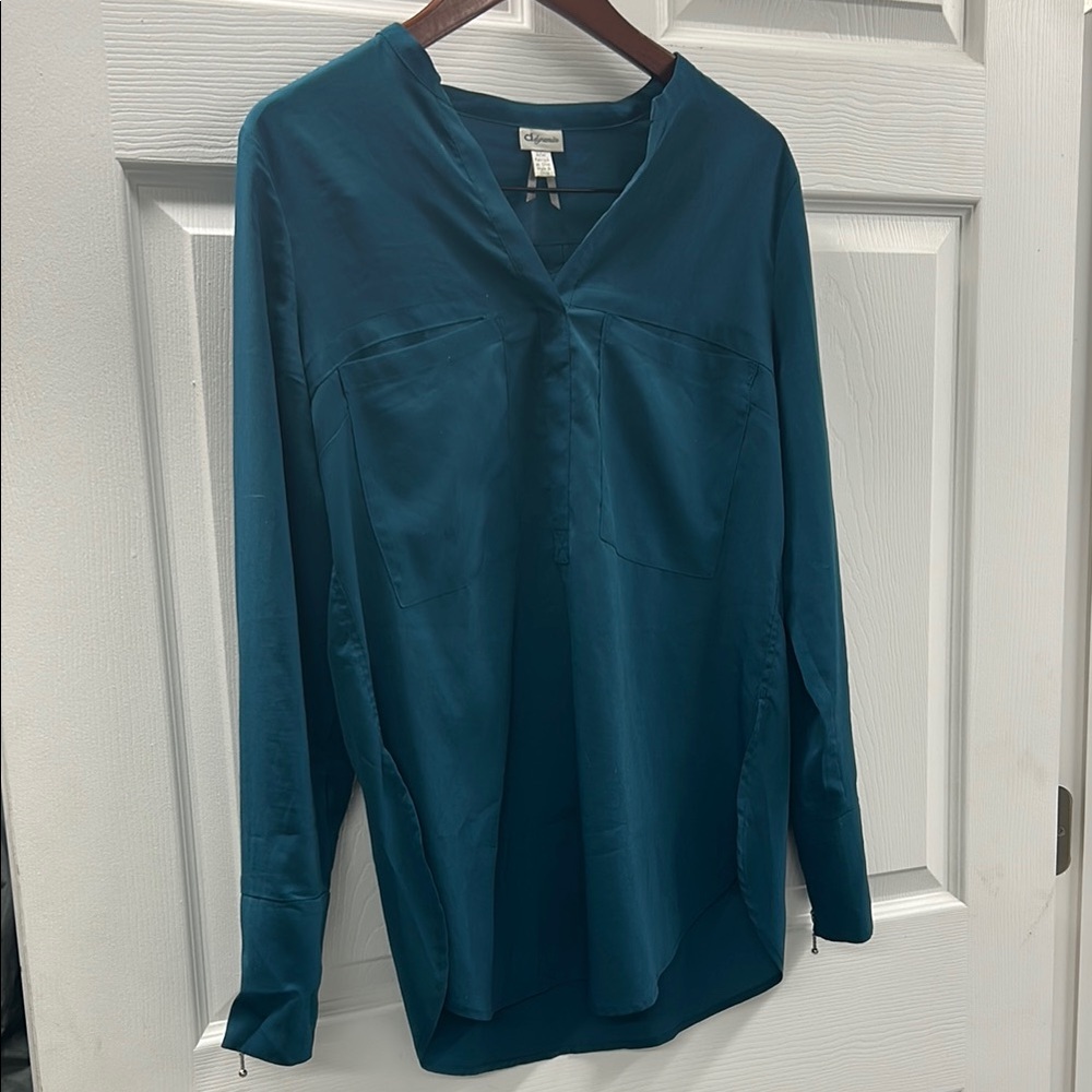 3/25$ Dynamite Teal Zip-Cuff Blouse
